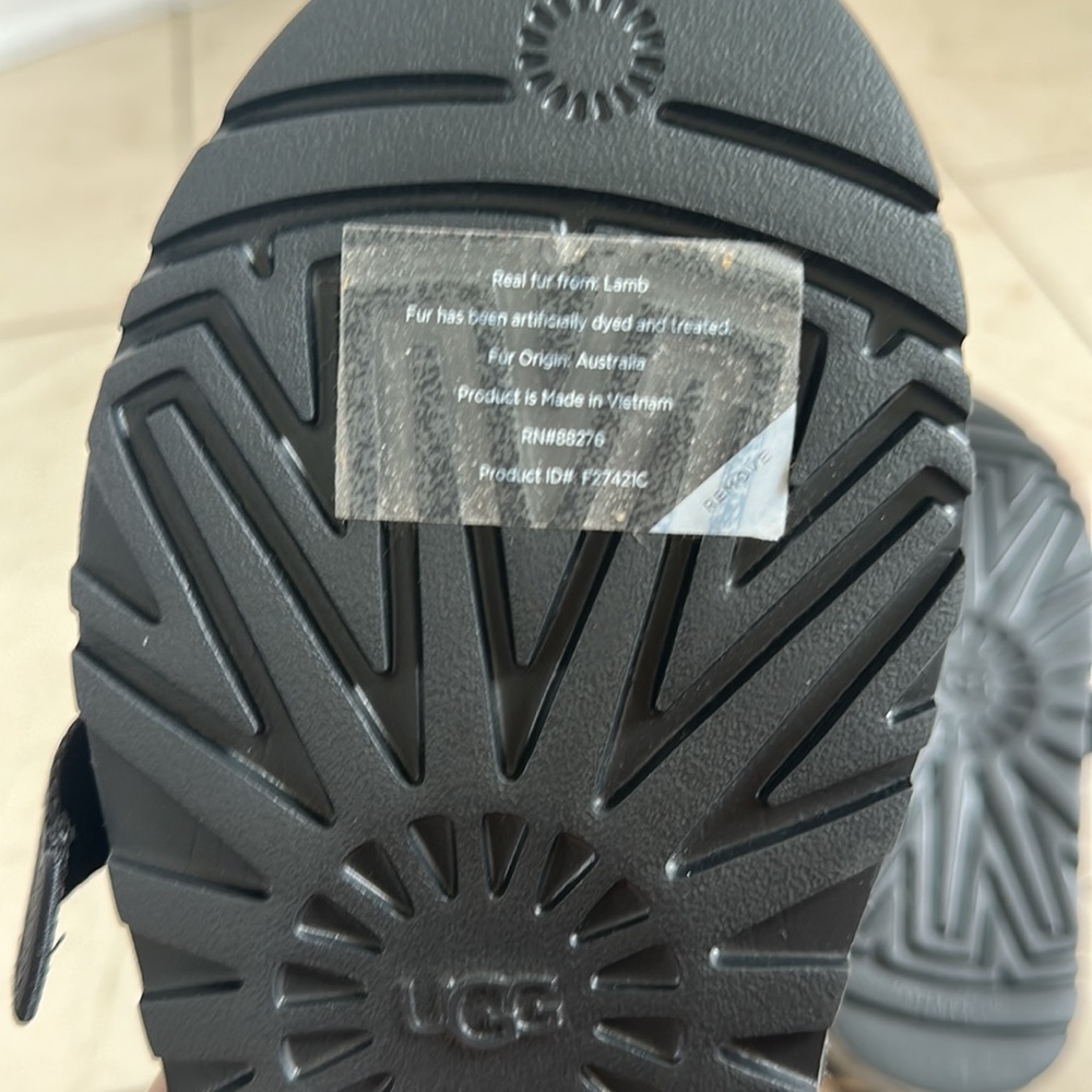 Ugg Slides - Picture 12 of 14